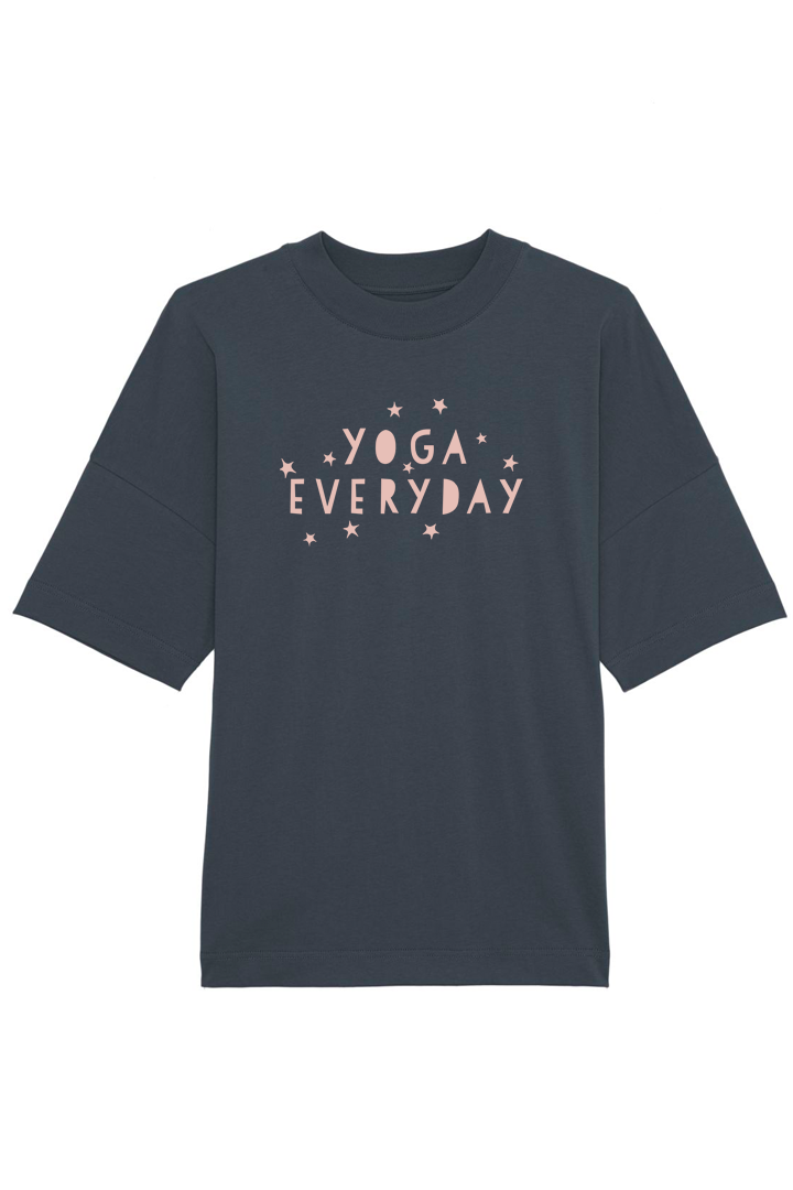 India Ink Grey Oversized T-Shirt mit Motiv YOGA EVERYDAY