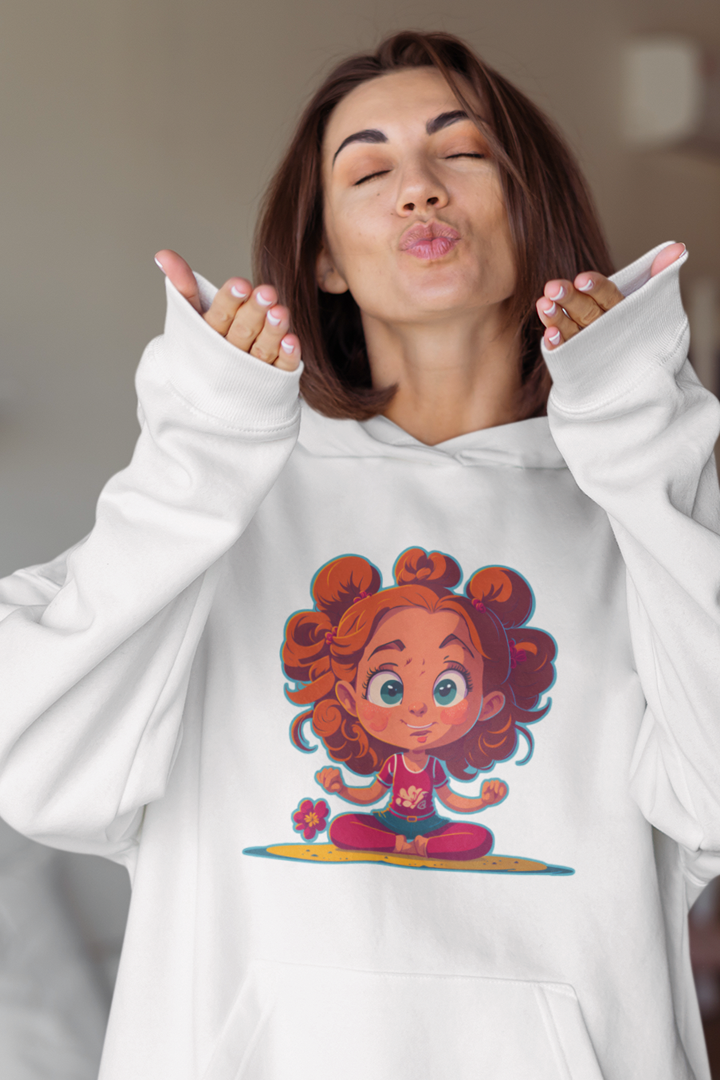 Model trägt weißes oversized Hoodie mit Motiv YOGA GIRLIE