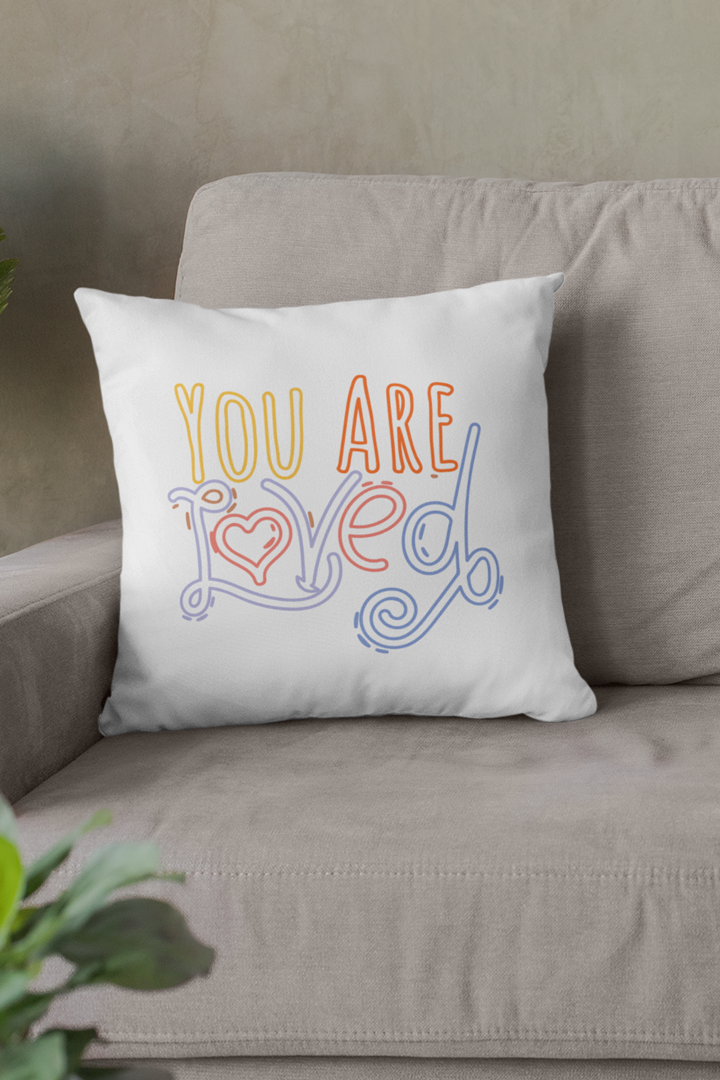 Mockup weißes Kissen mit Motiv YOU ARE LOVED